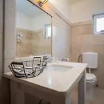 Charming Mokalo Seaside House Next To Chalet *