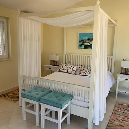 Charming Mokalo Seaside House Next To 木屋