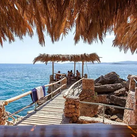 Σαλέ Charming Mokalo Seaside House Next To