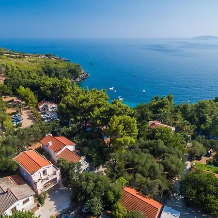 Charming Mokalo Seaside House Next To Horská chata Orebić