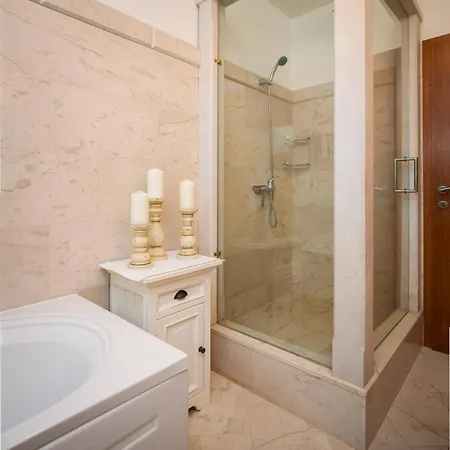 Charming Mokalo Seaside House Next To Orebić