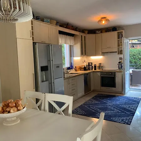 Charming Mokalo Seaside House Next To Horská chata *