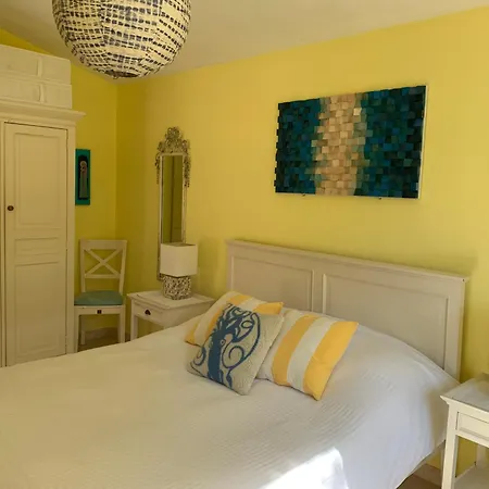 Σαλέ Charming Mokalo Seaside House Next To