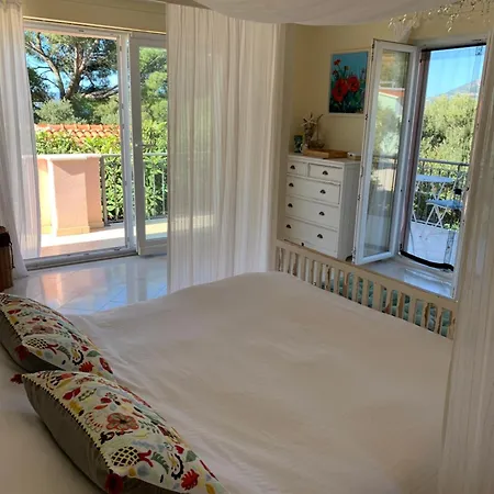 Σαλέ Charming Mokalo Seaside House Next To *