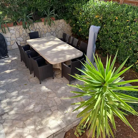 Charming Mokalo Seaside House Next To Horská chata *