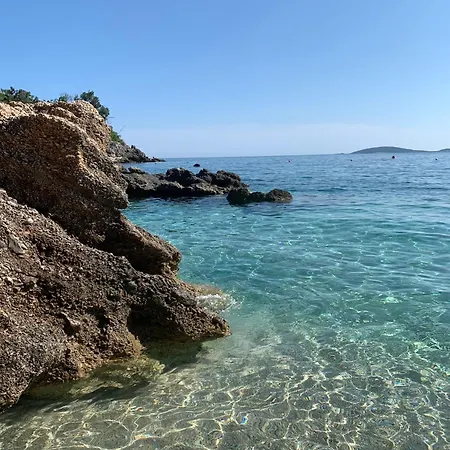 Charming Mokalo Seaside House Next To *