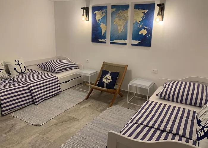 Charming Mokalo Seaside House Next To Chalet Orebic