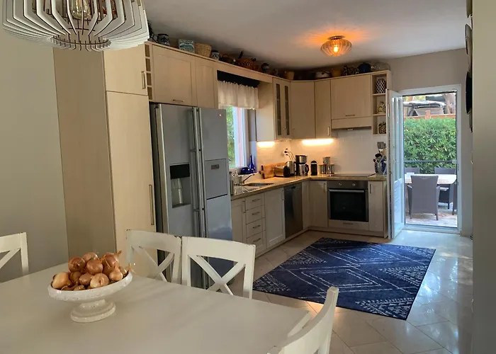 Charming Mokalo Seaside House Next To Chalet *